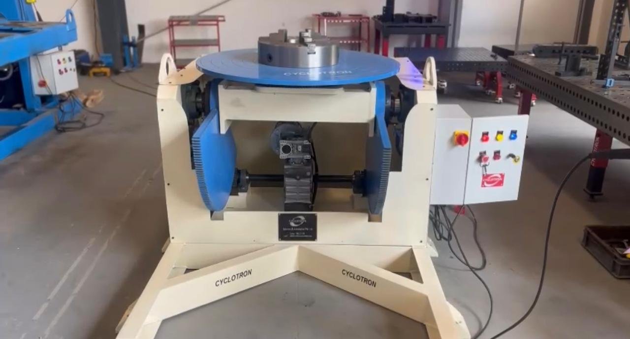Cyclotron universal welding positioner 4